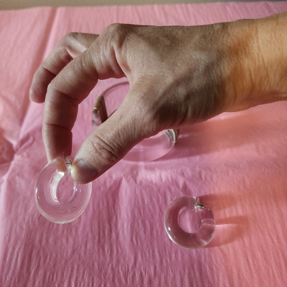 Vintage Lucite Bracelet and Earring Set - Picture 5 of 7